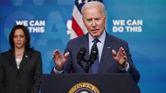 WHO kêu gọi các nước theo gương Mỹ chia sẻ vaccine Covid-19