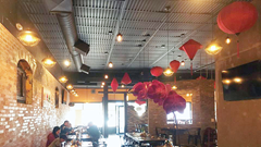 Giữa xứ “cờ hoa” nhớ thương tô phở Việt