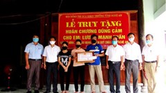 Truy tặng Huân chương Dũng cảm cho học sinh Nghệ An cứu 2 em khỏi đuối nước