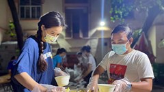 Hoa hậu Mai Phương Thúy cùng nhiều văn nghệ sĩ hỗ trợ cho y bác sĩ Bệnh viện Bệnh Nhiệt đới