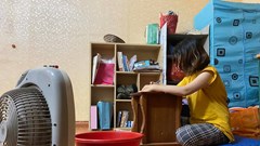 Hà Nội: Sinh viên ở trọ vật vã ôn thi trong ‘chảo lửa’ mùa Hè