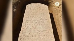 Nông dân Ai Cập phát hiện bia đá bí ẩn 2.600 tuổi của Pharaoh