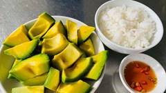 Lạ lùng món cơm với bơ dễ "gây nghiện" ở vùng đất đỏ Bazan