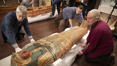 Xác ướp Ai Cập 3.000 tuổi được đưa đi chụp CT