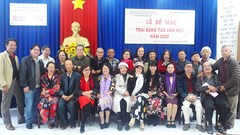 Hỗ trợ sáng tác văn học: Làm sao để hiệu quả?