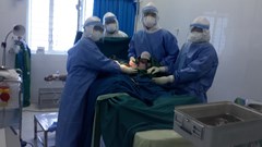 Mổ lấy thai thành công cho sản phụ mắc Covid-19