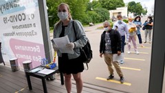 Nga dự kiến tiêm vaccine Sputnik Light cho hàng triệu lao động nhập cư