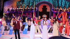 Nghệ sĩ- Anh là ai?: Nên nghiên cứu và áp dụng quy định "đăng ký hoạt động nghệ thuật chuyên nghiệp"