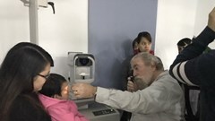 Rung, lắc có thể làm hỏng mắt trẻ