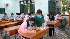 Buổi thi đầu tiên diễn ra an toàn, nhiều địa phương vắng thí sinh do Covid-19