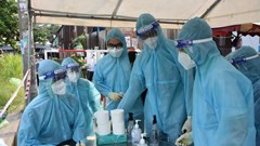 Đoàn bác sĩ Bệnh viện Bệnh Nhiệt đới Trung ương lên đường hỗ trợ TP.HCM chống dịch