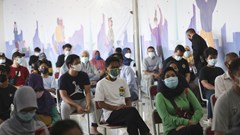 Gần một nửa dân số Jakarta mắc Covid-19