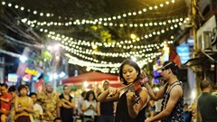 Nhà hát không có, rạp chiếu phim không có, quảng trường không có…: Làm thế nào để Hà Nội phát triển CN văn hóa?