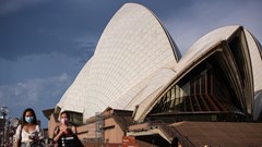 Sydney gia hạn lệnh phong tỏa, London bắt buộc đeo khẩu trang