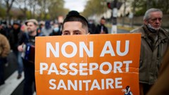 Pháp: Người dân phản đối quy định hạn chế lây lan dịch Covid-19