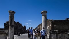 Du lịch châu Âu chưa thể nhộn nhịp trở lại