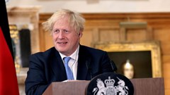 Anh: Dỡ bỏ giãn cách, bất chấp số ca nhiễm mới xấp xỉ 50 nghìn ca/ngày