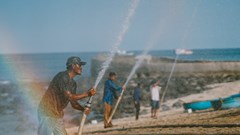 Giới làm phim tương trợ lẫn nhau qua mùa dịch