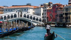 Thành phố Venice thoát khỏi việc bị xếp loại di sản thế giới bị đe dọa