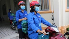 Chuyện về những 'shipper áo xanh' đi chợ, thu mua nông sản giúp dân