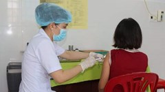 Tiêm trộn 2 loại vắcxin phòng Covid-19 có đáng ngại?