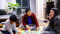 Cha mẹ - bạn đồng hành giúp con trẻ vượt qua đại dịch