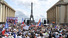 Pháp: Áp dụng thẻ thông hành đối với quán cà phê, tàu từ ngày 9.8