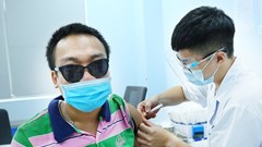 Để người khuyết tật, yếu thế và trẻ em được tiêm vắc xin