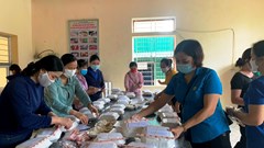 Mang những suất cơm nghĩa tình đến khu cách ly tập trung