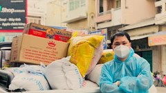 Bánh mì 0 đồng giữa TPHCM và "doanh thu" toàn nụ cười của chàng trai trẻ