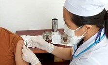 Bị tăng huyết áp có nên tiêm vaccine Covid-19 không và cần chú ý những gì?