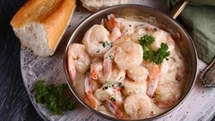 Đổi khẩu vị bữa cơm đầu tuần với món tôm sốt kem tỏi