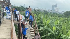 Mang yêu thương tới Xóm ngụ cư