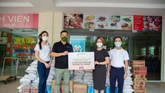 118 sinh viên “mắc kẹt” tại Hà Nội được trao tặng nhu yếu phẩm