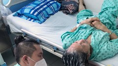 Khỏi “cô vít” tự nguyện thành “điều dưỡng”