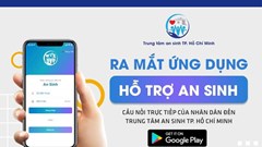 Người dân TP. HCM đăng ký nhận túi an sinh qua ứng dụng di động