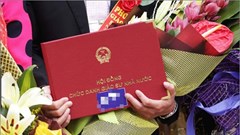 Tạm để lại xem xét 97 hồ sơ giáo sư, phó giáo sư