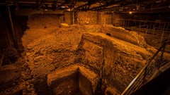 Khám phá công trình cổ bí mật dưới đài phun nước nổi tiếng ở Rome