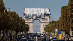 Pháp khánh thành dự án bọc vải Khải Hoàn Môn ở thủ đô Paris