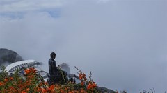 Fansipan đẹp mê mẩn trong sắc thu vàng