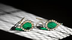 Cặp kính “trừ tà” từ thế kỷ 17 được đấu giá lên tới 13.5 triệu USD