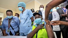 Châu Phi "đói" vắc xin