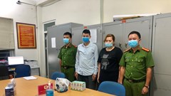 Công an Hà Nội giúp người phụ nữ tâm thần đi lạc về lại với gia đình