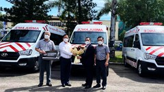 Tập đoàn Hưng Thịnh: Hỗ trợ Bình Định 4 xe cứu thương phục vụ chống dịch