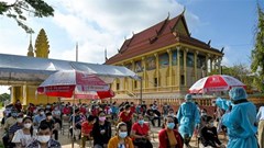 Campuchia kêu gọi đề phòng lây lan dịch bệnh Covid-19 dịp lễ Pchum Ben