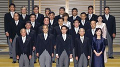 Tân Thủ tướng Kishida Fumio và Nội các tuyên thệ nhậm chức