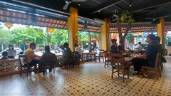 Hồ hởi trong ngày bình thường mới