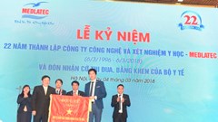 Bệnh viện Medlatec đón nhận bằng khen của Bộ Y tế