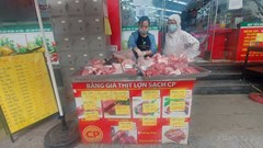 Giá thịt lợn trong siêu thị, hệ thống bán lẻ vẫn ở “trên trời”