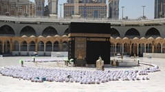 Thánh địa Mecca xóa bỏ giãn cách xã hội